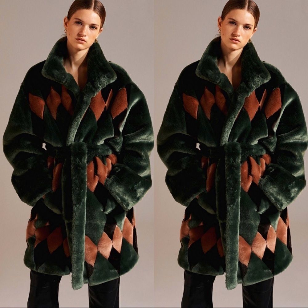 New Antik Batik
Khalim Coat   - Picture 5 of 8